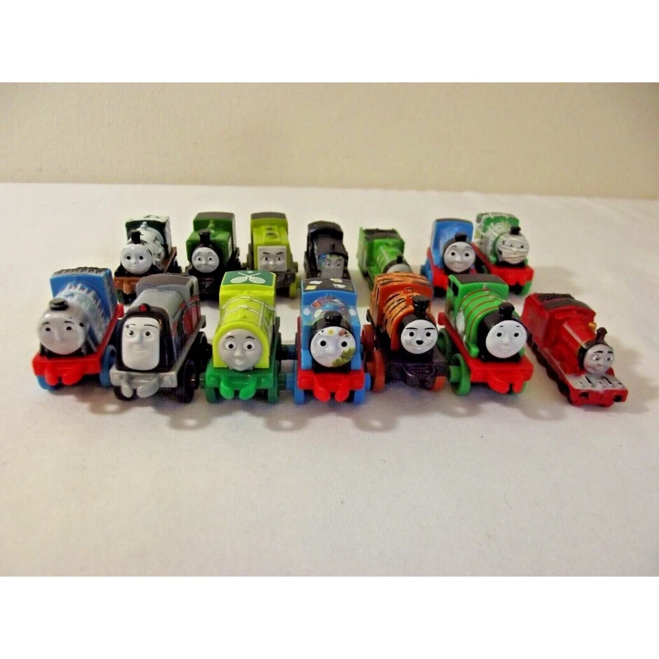 Lote de 14 figuras de juguete Thomas the Tank Engine & Friends MINI 1" motores Foto 3 de 4