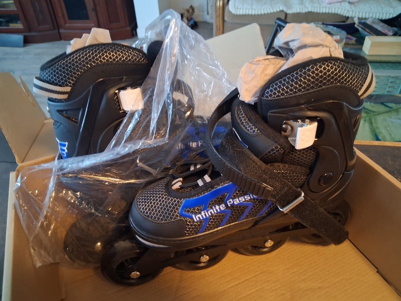 Eliiti Inline Skates Roller Blades Size L 39-42 Blue-Black ~ used once!