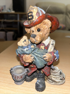 Boyds Bears and Friends - The Bearstone Collection  Elliot The Hero 