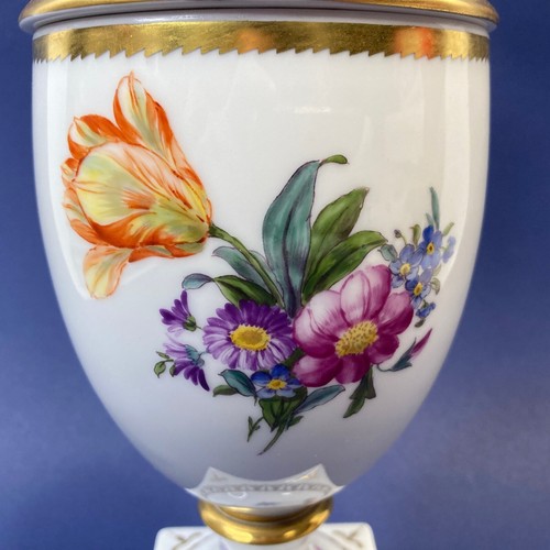 Vintage Royal Copenhagen Saxon Flowers Covered Vase - Picture 7 of 11