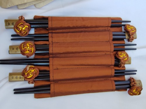 NEW Set of 6 Asian Silk FLORAL EMBROIDERED TABLE PLACEMATS & CHOPSTICKS - Picture 3 of 3