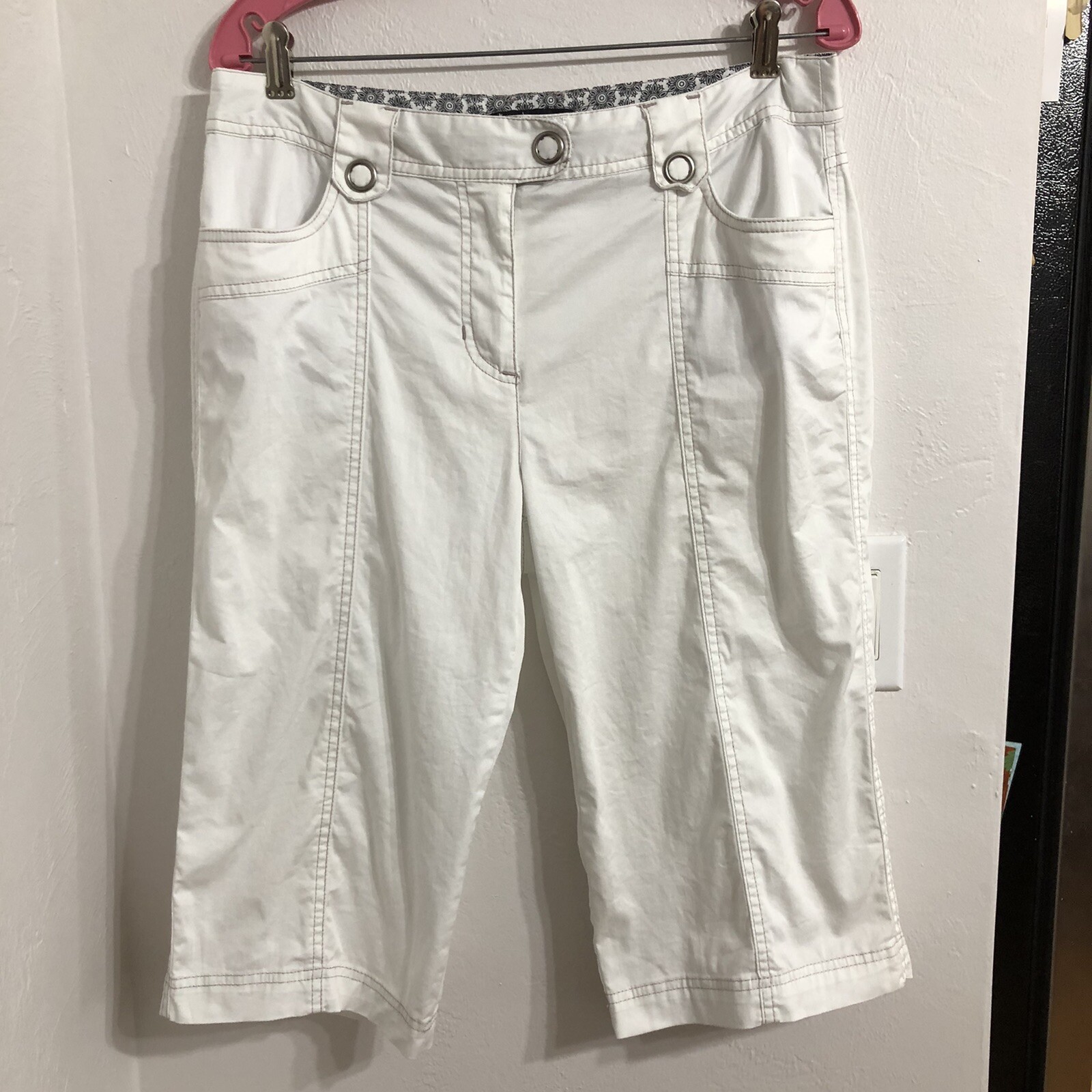 10 Macy’s SKIMMER SHORTS Bermuda Capri WHITE w Silver… Gem