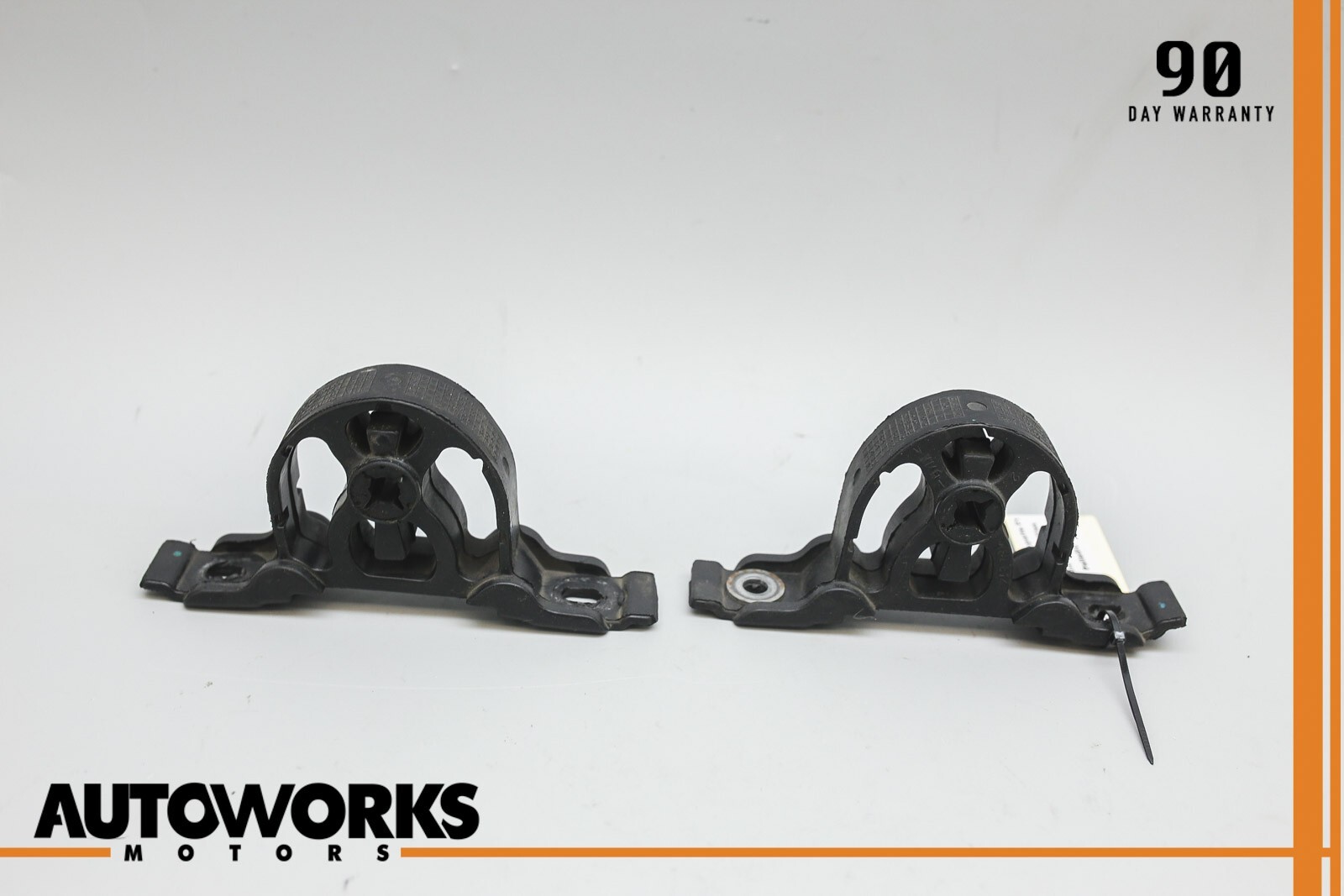 05-08 Maserati Quattroporte M139 Exhaust Hanger Rubber Mount Bracket Set OEM