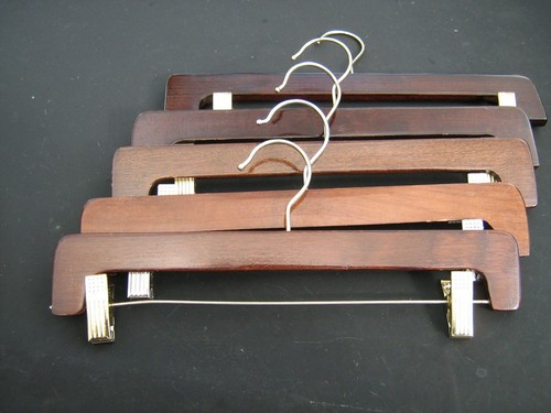 (1) ONE RALPH LAUREN Wooden Clothes Hanger. LOGO AND COLOR may vary 14" - Picture 6 of 6