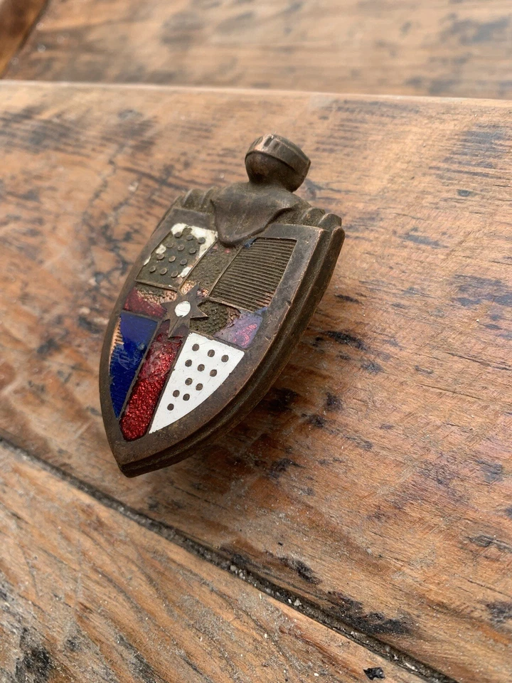 1949 LINCOLN COSMOPOLITAN HOOD SHIELD EMBLEM - Image 2 of 4