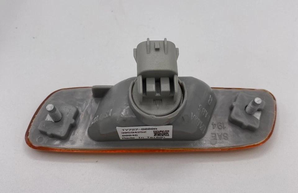 Marker Light Toyota Lexus Scion Front Passenger Side Eagle Eyes TY727-B000R Foto 3 de 4