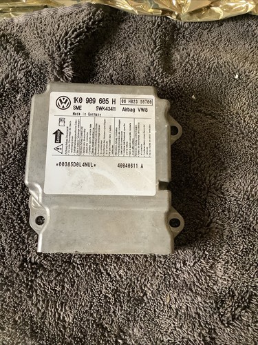 VW Golf 5 AIRBAG Steuergerät 1K0 909 605 H