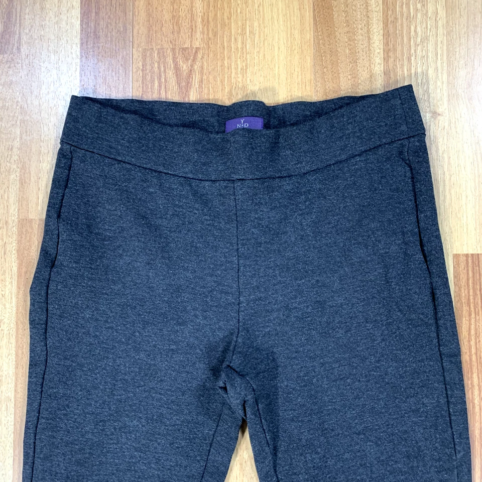 Pantalones de mezclilla NYDJ para mujer talla 8 gris pierna recta elásticos no para tus hijas Foto 2 de 4