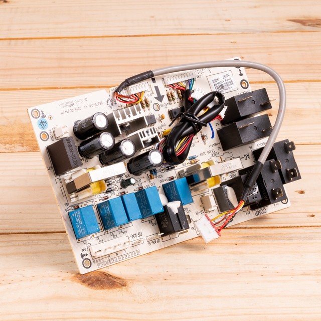 GREE 30132161 Relay Power Control Board 1/2" NPT Plastic