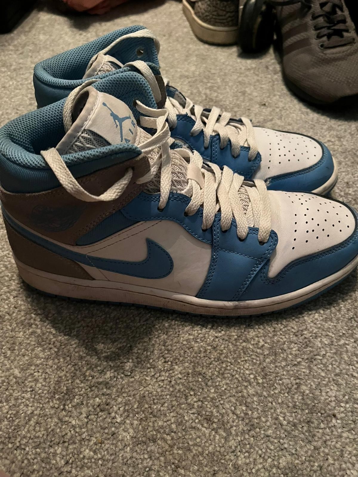 Nike Air Jordan 1 Retro Mid SE University Blue Grey Mens Sneakers DX9276-100