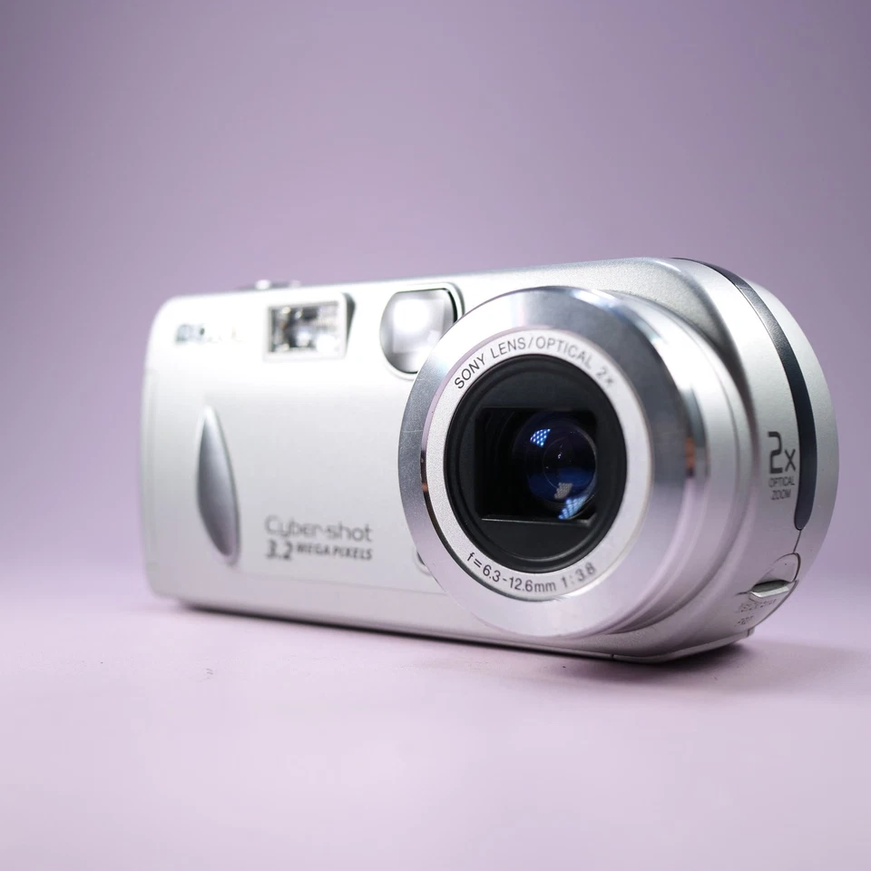 Sony Digital Camera Cybershot DSC-P52 3.2MP Silver Tested - Image 2 of 4