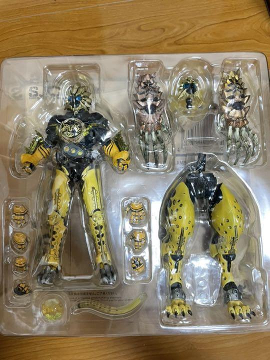 S.i.c. Kamen Rider OOO Latorartar Combo Action Figure Bandai