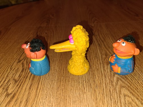 3 Vintage Sesame Street Muppets Inc. Rubber Finger Puppets Big Bird And Ernie - Picture 2 of 7