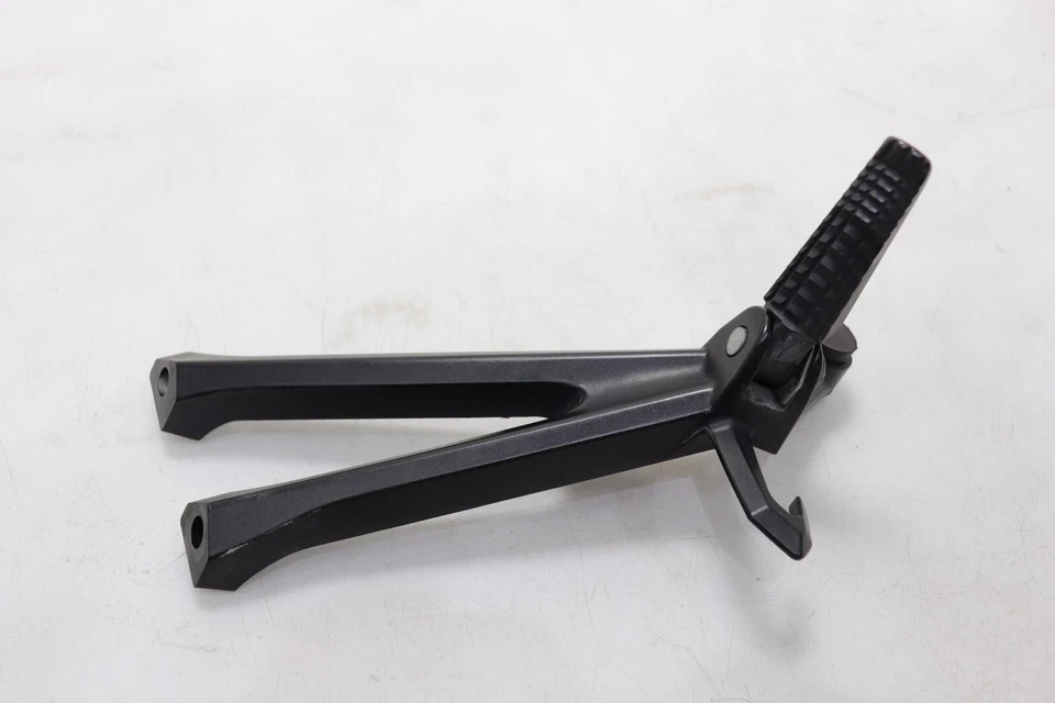 11-24 SUZUKI GSXR 600 750 OEM CLAVIJA TRASERA DERECHA PASAJERO Foto 3 de 4