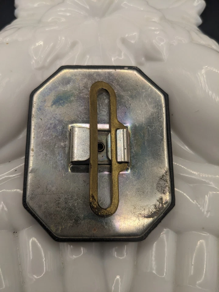 Hebilla de cinturón camafeo vintage blanco y negro para damas Foto 3 de 4