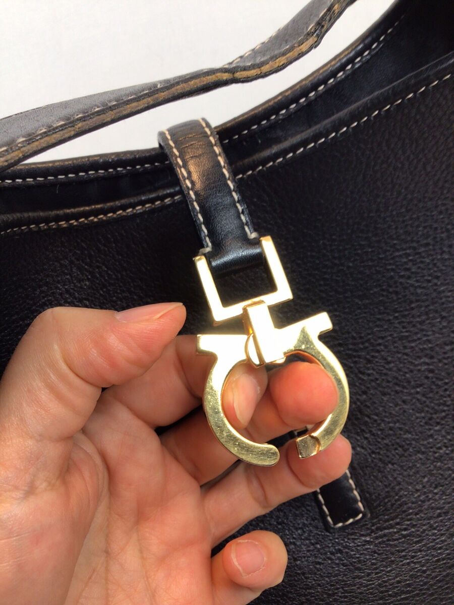VTG SALVATORE FERRAGAMO Black Pebble Leather Gancini Hobo VTG SALVATORE FERRAGAMO Black Pebble Leather Gancini Hobo