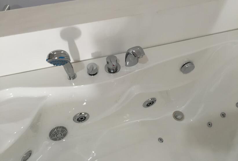 Baignoire Balnéo Whirlpool VARADERO – Luxe Noir 2 Places 10 Jets