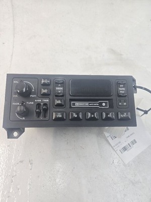1984-2002 Dodge Chrysler Jeep Dakota Ram Caravan Neon Radio OEM P04858556ad