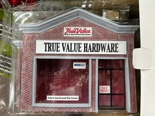 TRUE VALUE HARDWARE DIORAMA CROWN PREMIUMS NEW IN BOX never displayed