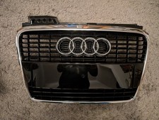 Audi A4 8e B7 Kühlergrill Schwarz 8E0853651J