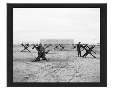 NORMANDY LANDINGS ROYAL NAVY COMMANDOS 1944 8X10 FRAMED PHOTO