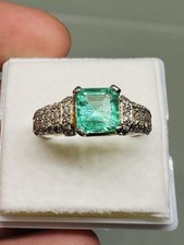 Columbian Emerald ring for Unisex sterling silver 925