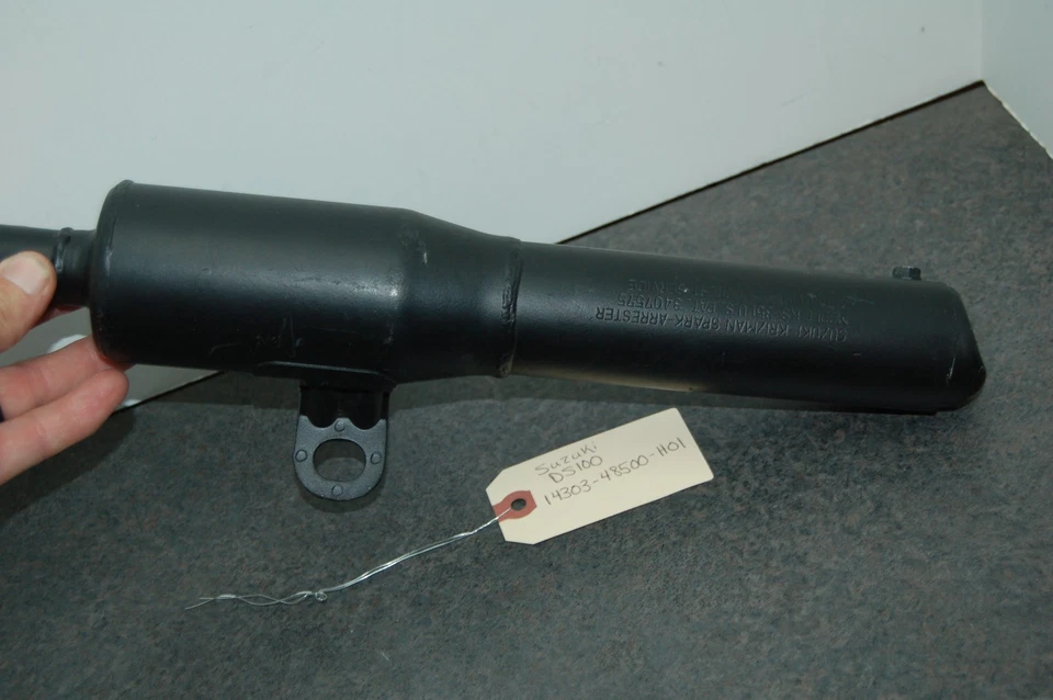 TUBO DE ESCAPE ORIGINAL SUZUKI 14303-48500-H01 NUEVO STOCK ANTIGUO DS100 DS125 Foto 4 de 4