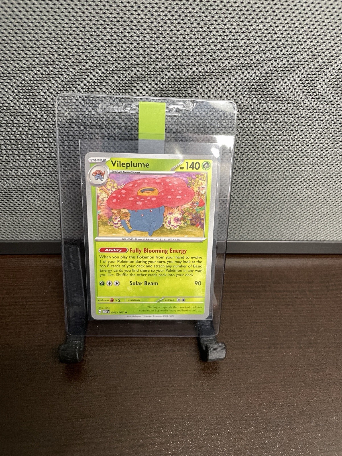 NON HOLO Vileplume - (Scarlet and Violet: 151) 045/165 NON HOLO Deck Exclusives
