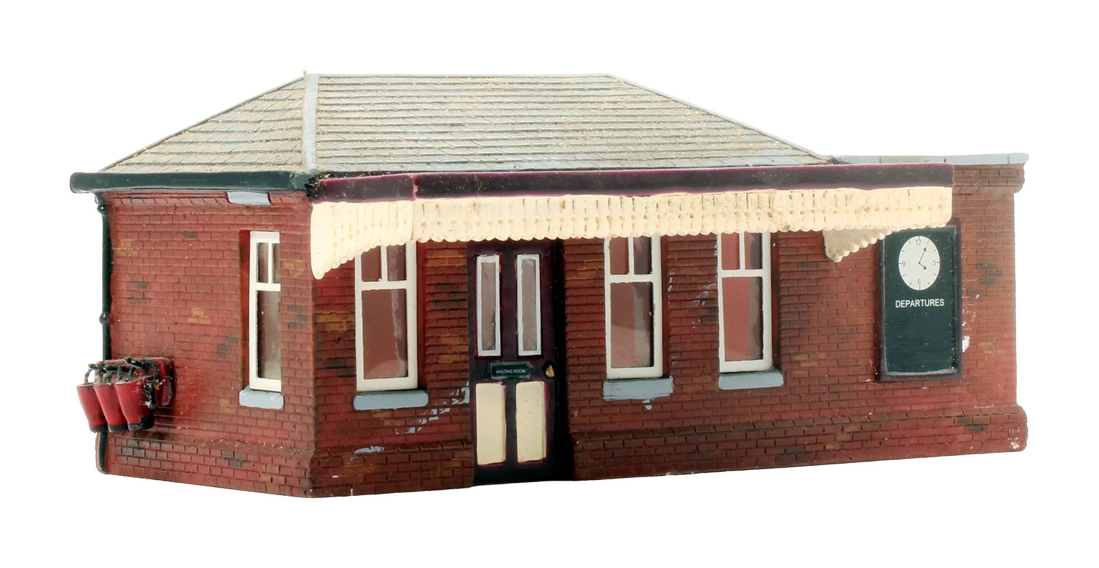 HORNBY 'OO GAUGE' SKALEDALE ASSORTED BUILDINGS
