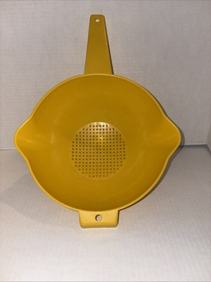 Vintage Tupperware 2 Quart Yellow Harvest Gold Colander Pasta Strainer #1523-2