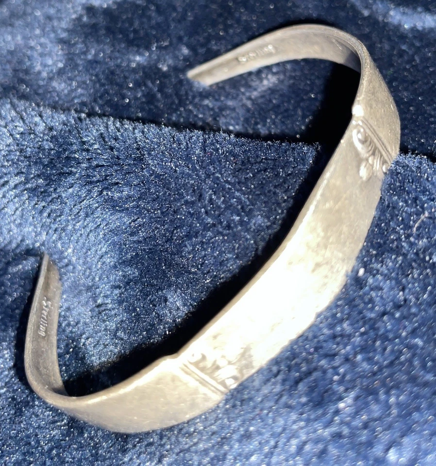 925 Sterling Silver Fleur De Lis Spoon Cuff Bangle Bracelet - Image 4 of 4