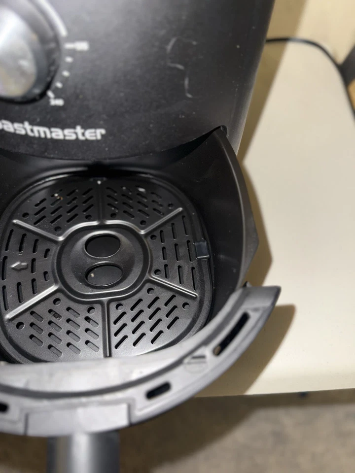 Toastmaster TM 262AF 2 Quart Black Air Fryer - Image 3 of 4