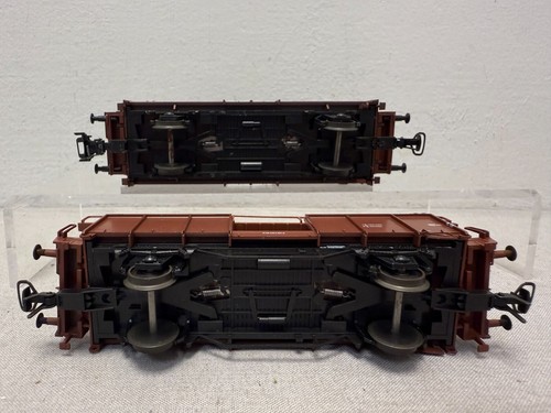 Märklin HO Scale 4612 Pair of Auto Carriers w/6 VW Bugs & 2 VW Brown/Cream Vans - Picture 4 of 6