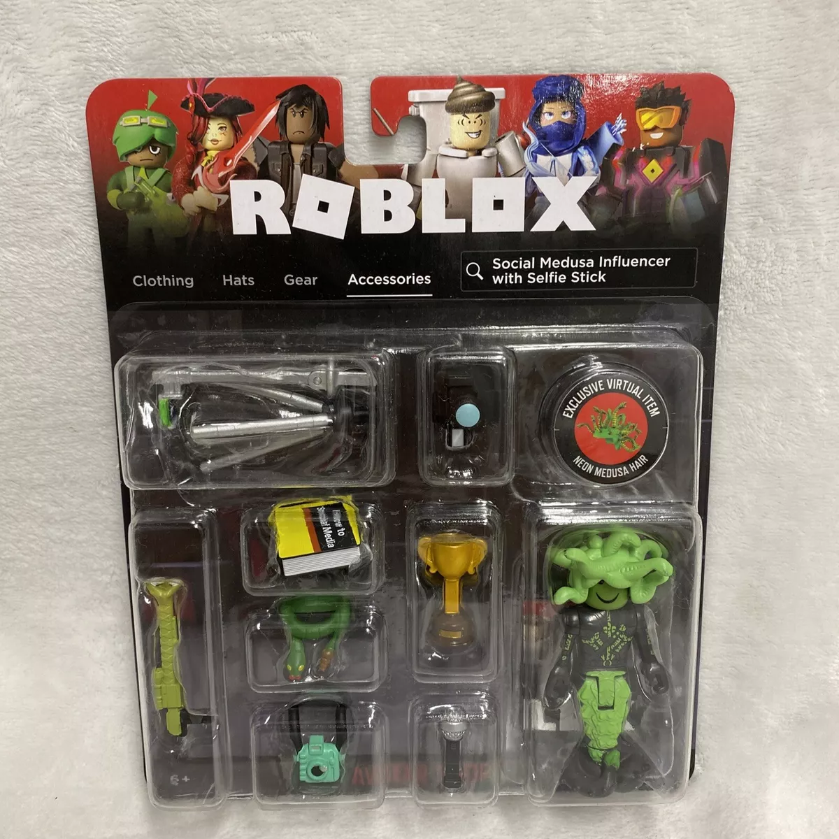 ROBLOX Avatar Shop (Social Medusa Influencer with Selfie Stick), 2