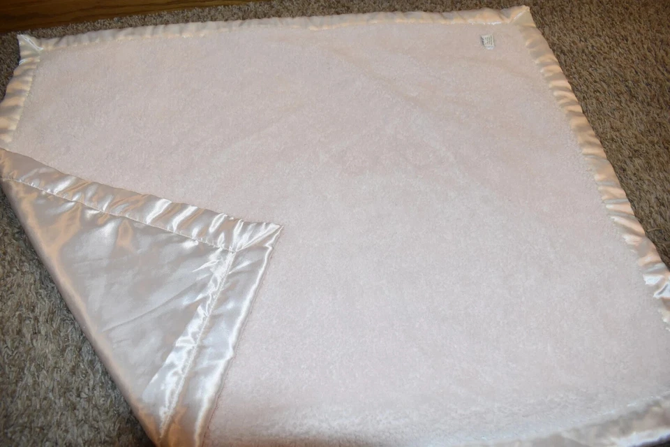 H3 LN MUDPIE Light Pink Plush Sherpa Satin Crib Baby blanket Mud Pie - Image 3 of 4