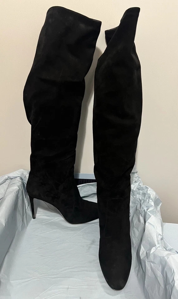 Bota hasta la rodilla de gamuza PRADA. Talla Caja 42, bolsas antipolvo, grifos extra para el talón Foto 2 de 4