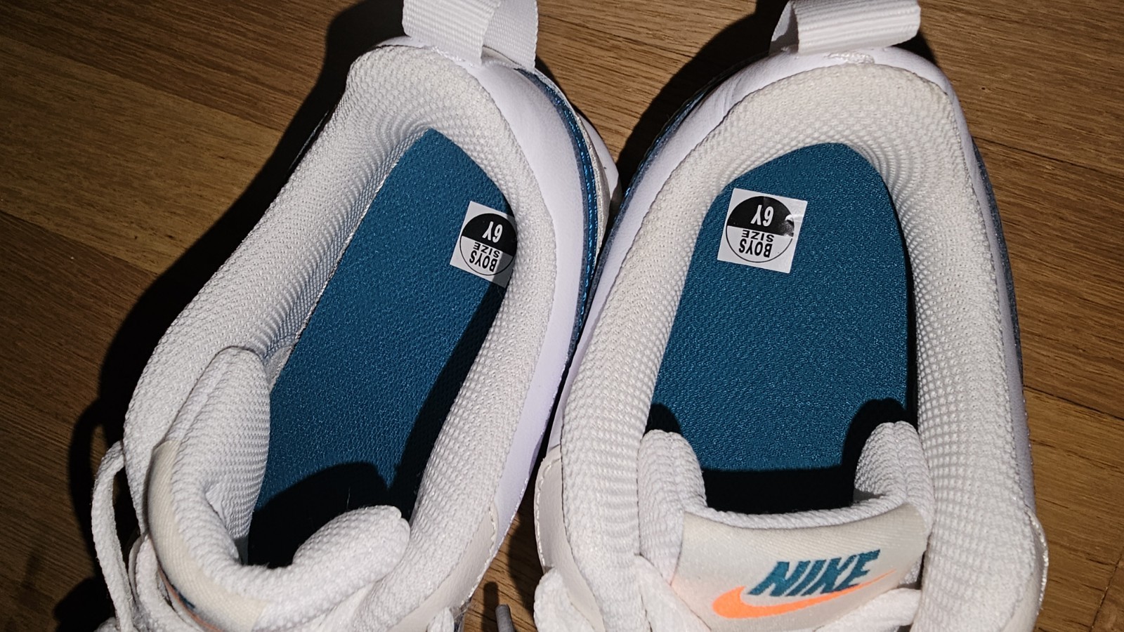 SAOLA Nike Court Borough Low 2 GS' Phantom Bright Spruce' BQ5448 017 bambini taglia 6 anni nuove senza etichette