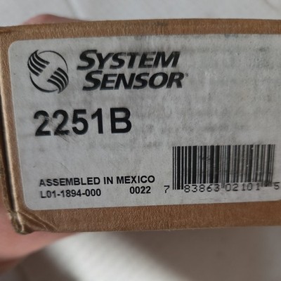 NEW SYSTEM SENSOR 2251B SMOKE DETECTOR