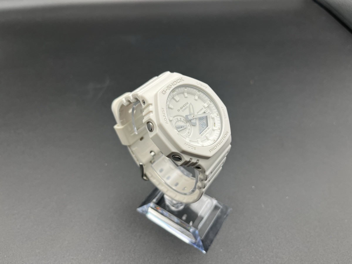 Casio G Shock G-Shock GA-2100 7A 5611 Digital White Model