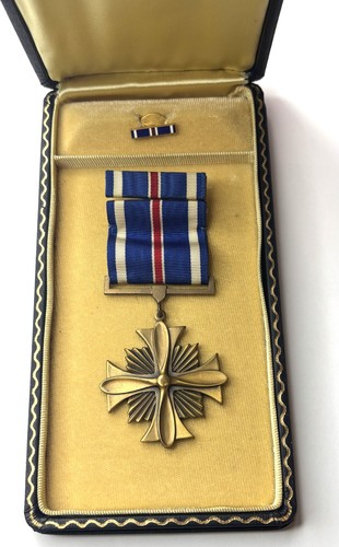 Vietnam Distinguished Flying Cross Medal Sgt. Gary L. Taylor KIA