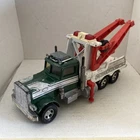 MATCHBOX LESNEY SUPER KINGS - PETERBILT TOW TRUCK - 1978 - Green, Red & White.