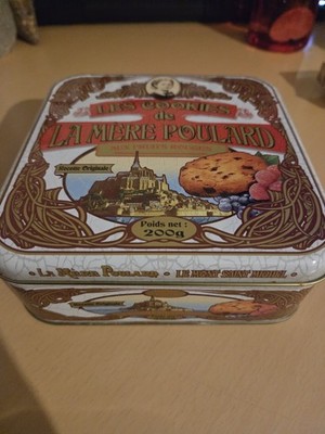 Les Cookies de La Mere Poulard Aux Fruits Rouges Dose. Von Cira 2011.