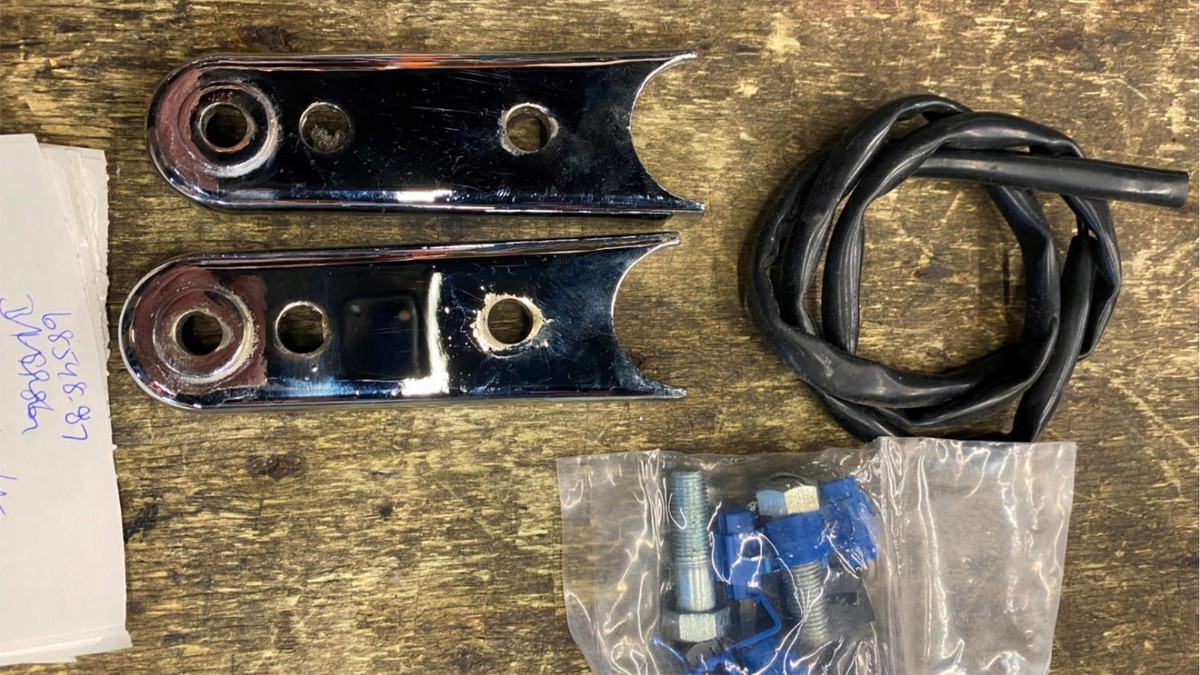 【希少・アダプター付き】RADIAL Tonebone Classic Harley 1984-1999 Softail Fat boy Turn Signal Relocation Kit Fender
