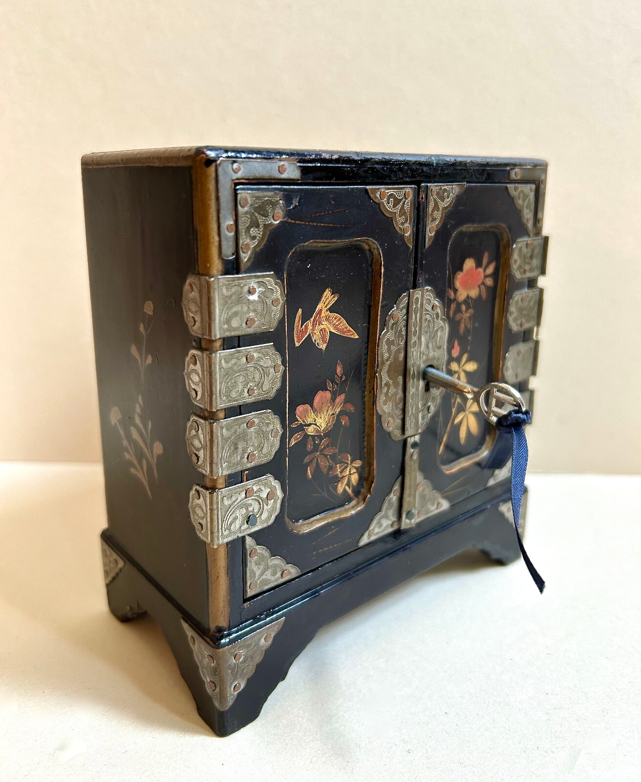 China Schrank Schränkchen Lack mit 3Schubladen China um 1900