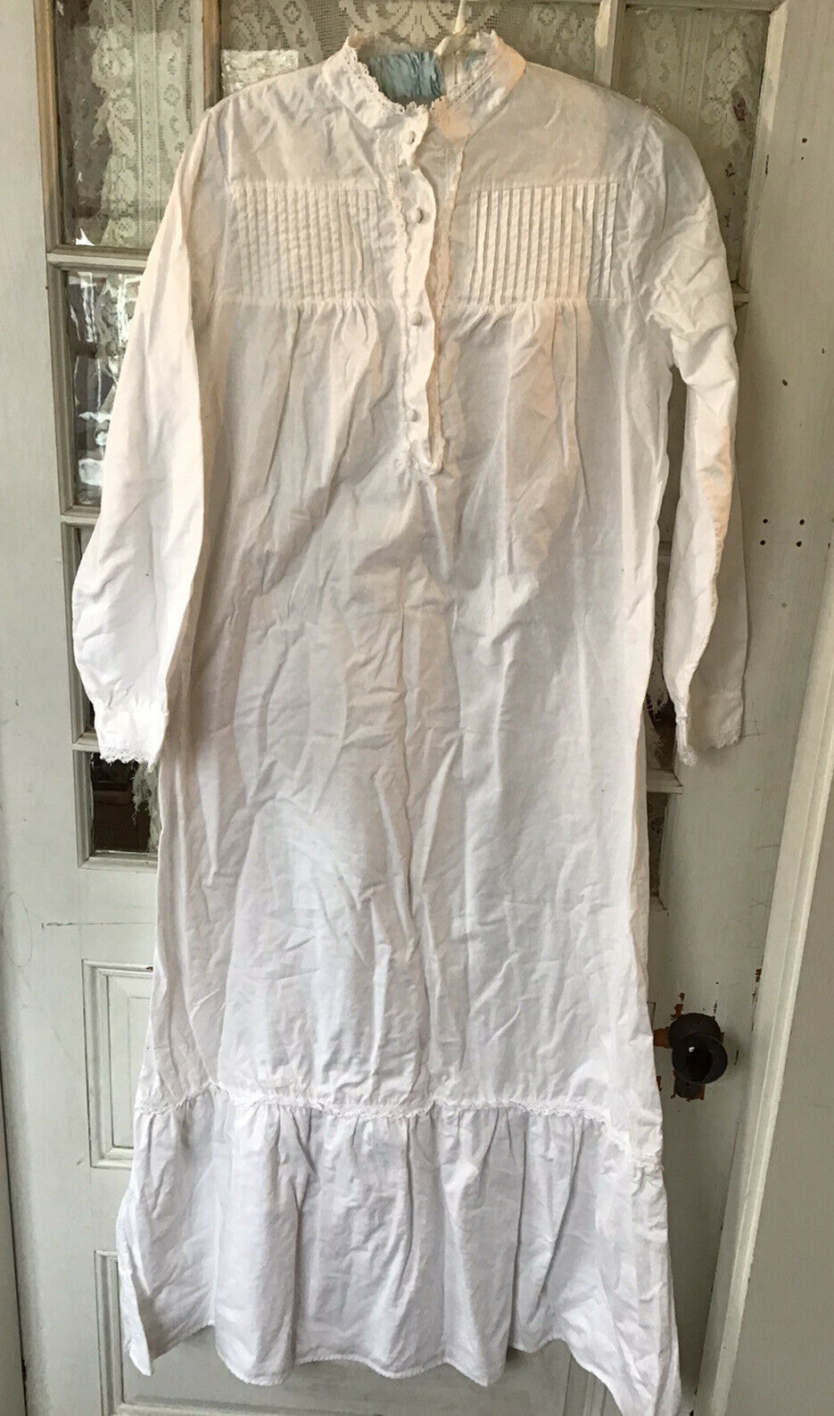 vintage White Nightgown / 4