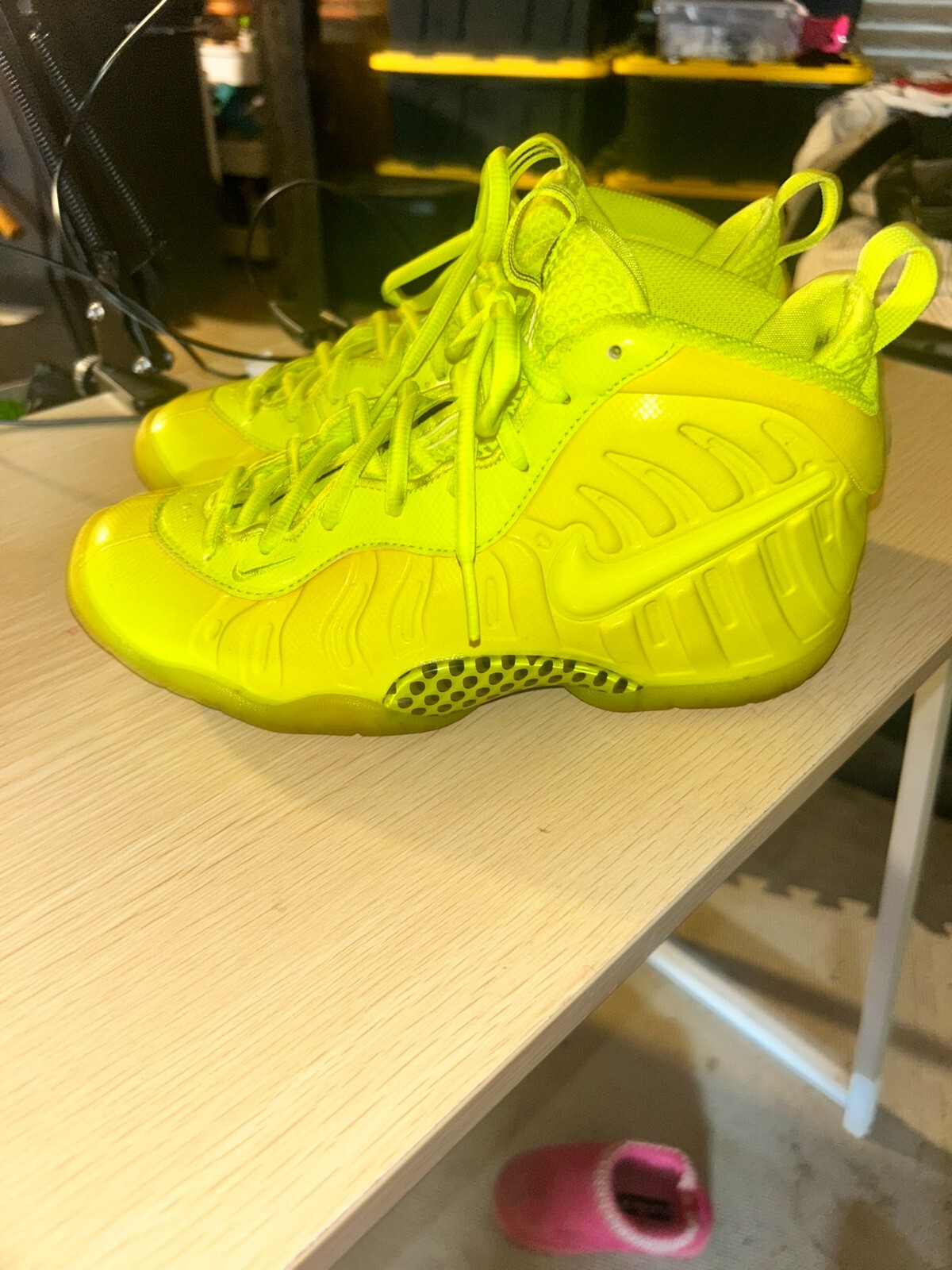 nike little posite volt