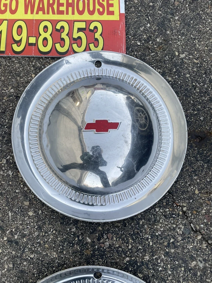 Chevrolet/Corvette 1953 juego de 4 tapacubos convertibles 15"" fabricante original 4 puertas 2 puertas raro Chevycar Foto 3 de 4