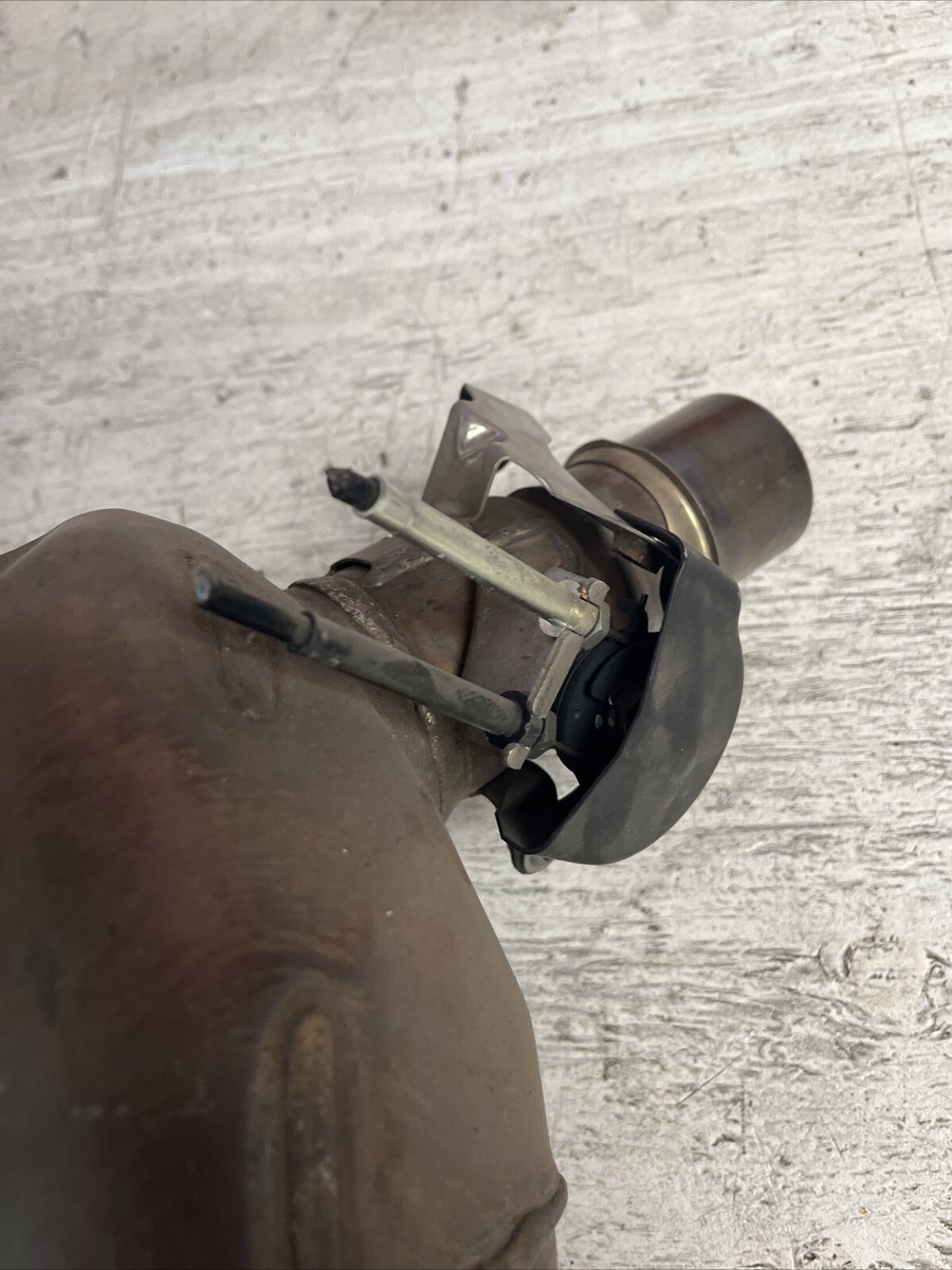 16-19 kawasaki ninja zx10r OEM CENTER EXHAUST CATALYTIC CONVERTER