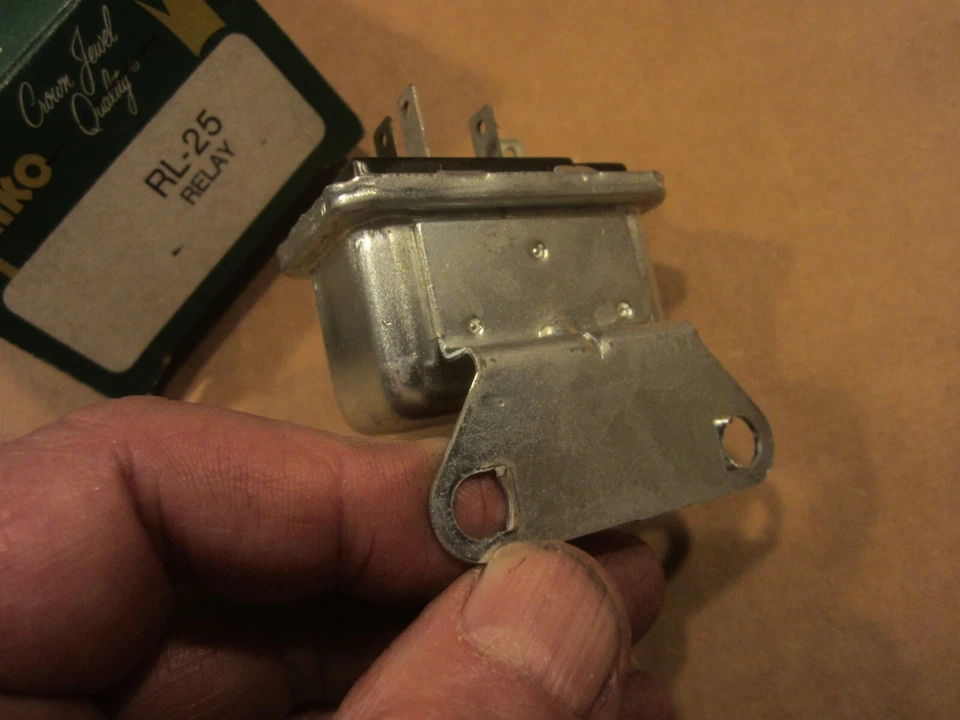 1973 - 1976 Buick Models Electra Riviera Century A/C Auto Control Relay NORS - Image 3 of 3