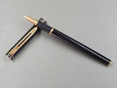 Waterman Executive Black Laque Fountain With 18k Gold Medium Nib France